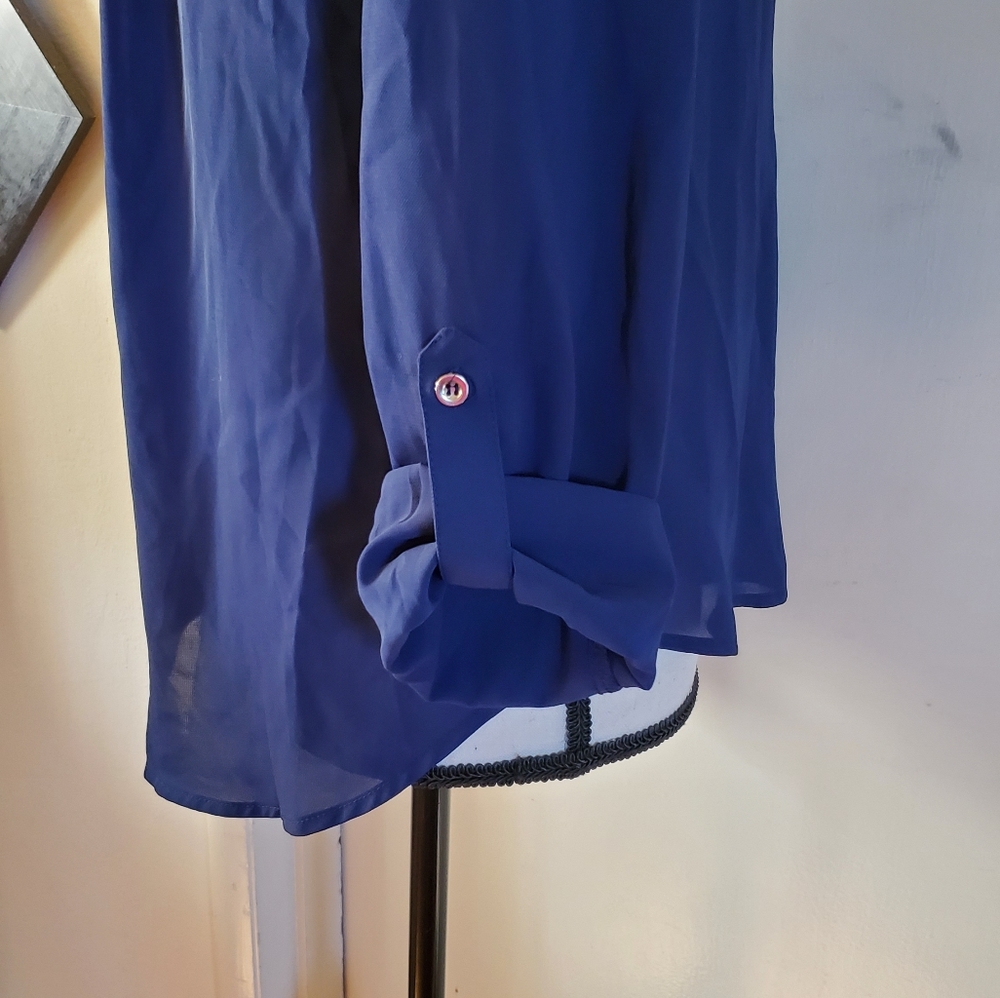 Blouse - Picture 2 of 3